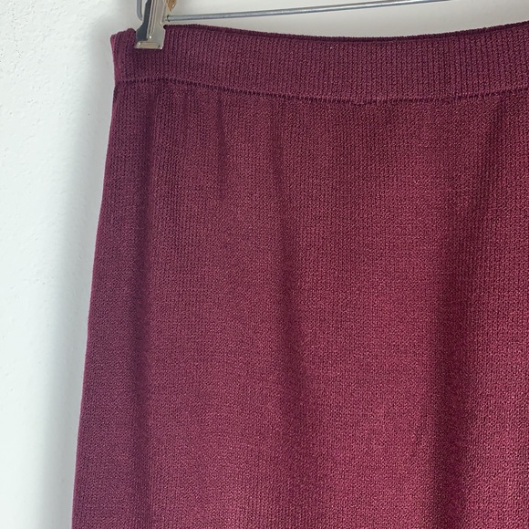 ST. JOHN skirt set. - Picture 11 of 14
